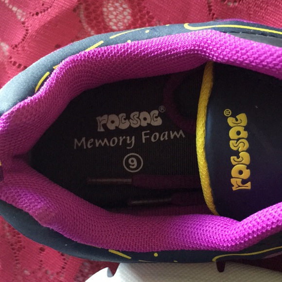 NWT Rocsoc Memory Foam Tennis Shoes - Picture 4 of 4